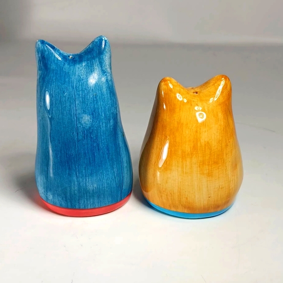 Vtg. 1980 Catzilla Design Salt & Pepper Set Hand Painted - Picture 3 of 5